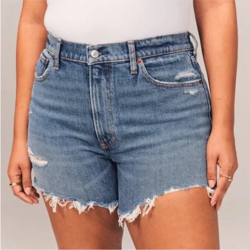 Abercrombie and Fitch 4in High Rise Mom Short